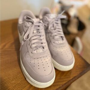 Nike Women's Air Force One-Flyease
